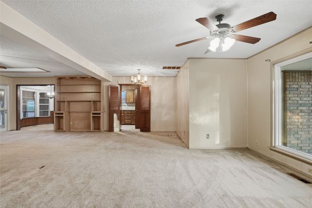 9634 E 26th Place, Tulsa, OK 74129