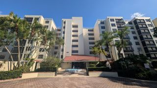 105 Lake Emerald 810, Oakland Park, FL 33309
