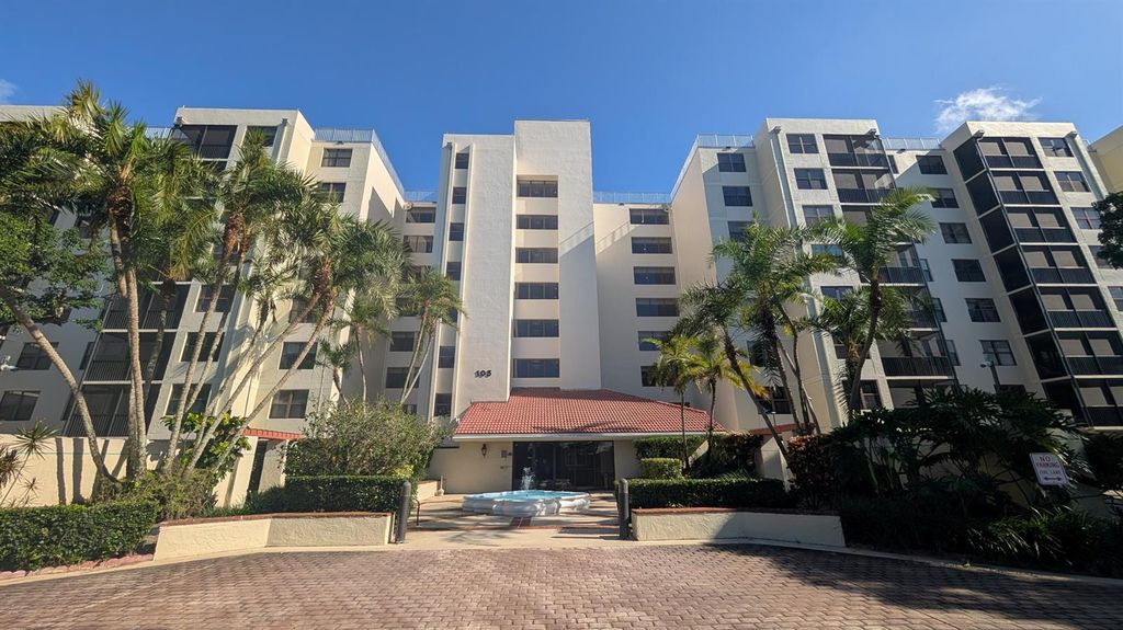 105 Lake Emerald 810, Oakland Park, FL 33309