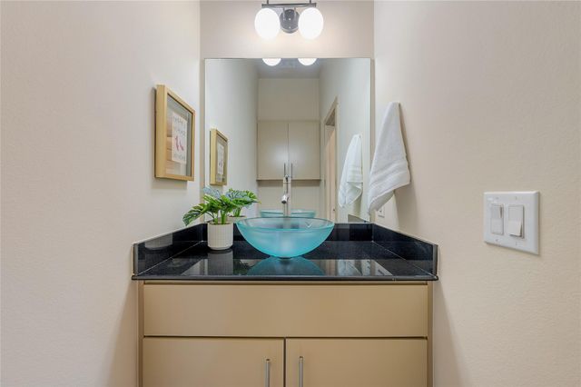 2512 E 2nd ST, Austin, TX 78702