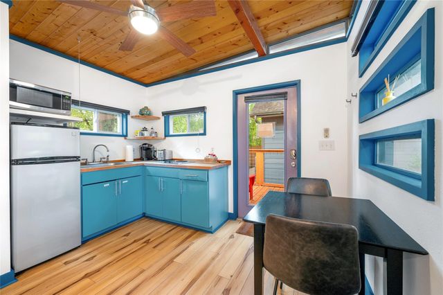 2512 E 2nd ST, Austin, TX 78702