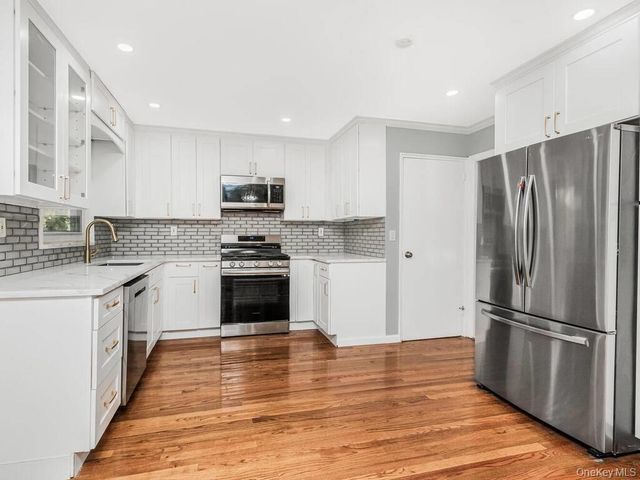 90 Patton Drive, Yonkers, NY 10710