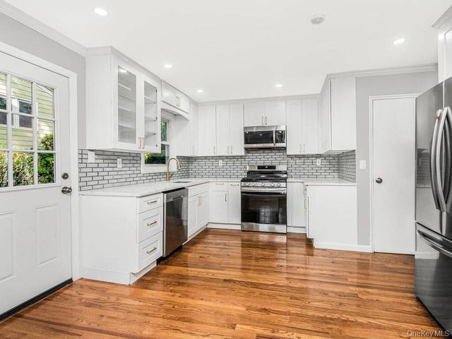90 Patton Drive, Yonkers, NY 10710