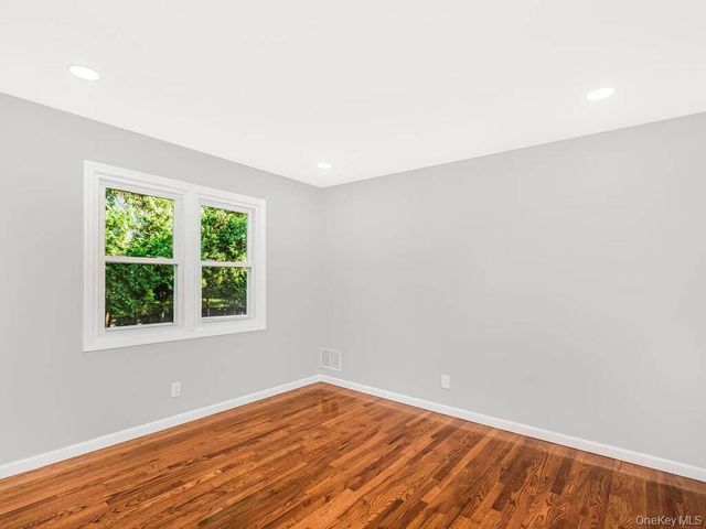 90 Patton Drive, Yonkers, NY 10710