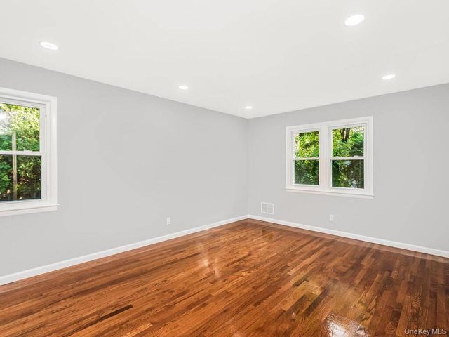 90 Patton Drive, Yonkers, NY 10710