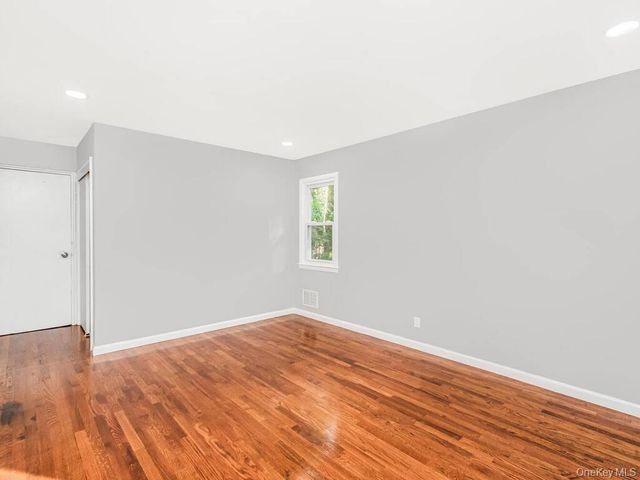 90 Patton Drive, Yonkers, NY 10710