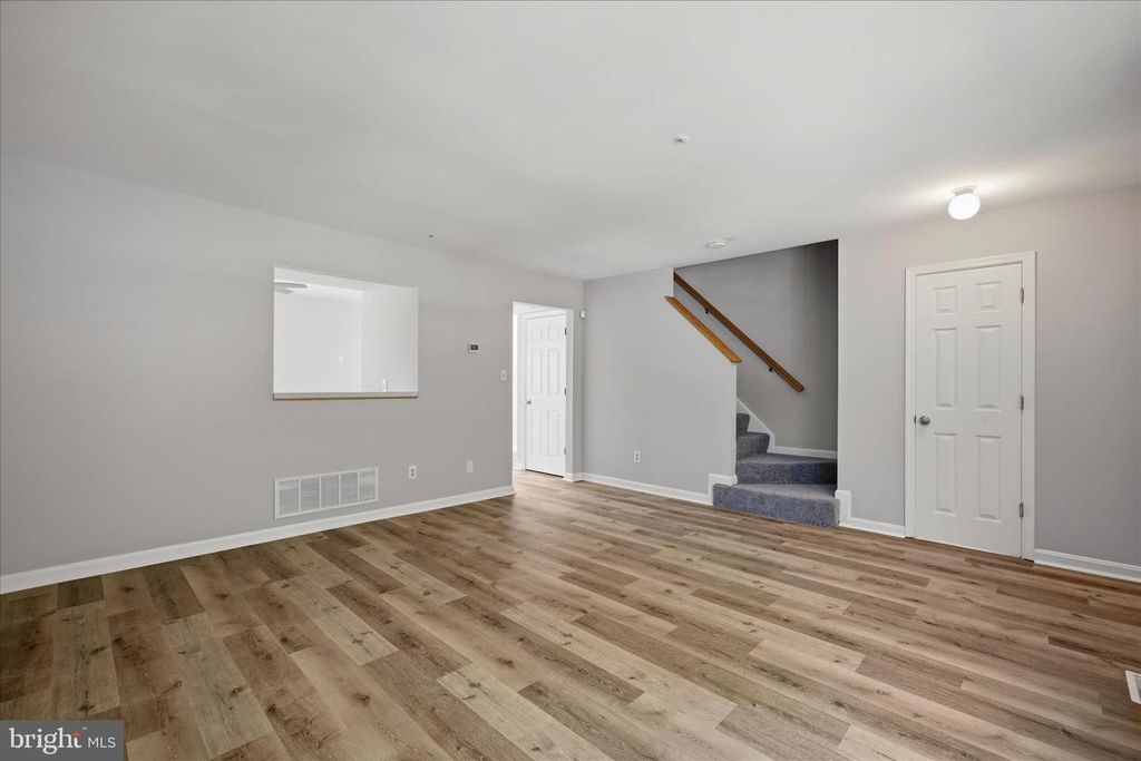 Image 5 of property listing at 2315 BLUEGRASS HEIGHTS, Baltimore, MD 21237