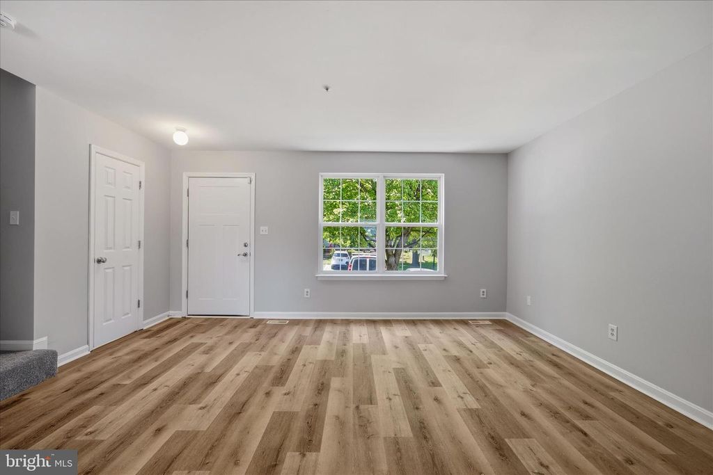 Image 6 of property listing at 2315 BLUEGRASS HEIGHTS, Baltimore, MD 21237