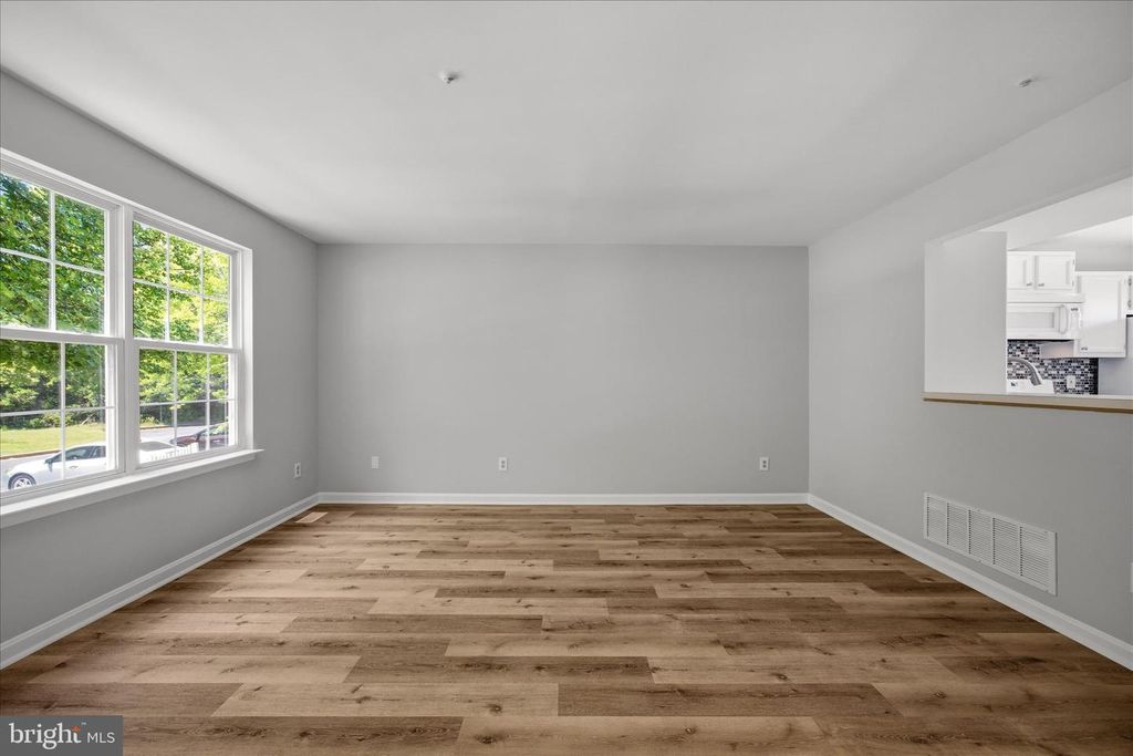Image 7 of property listing at 2315 BLUEGRASS HEIGHTS, Baltimore, MD 21237
