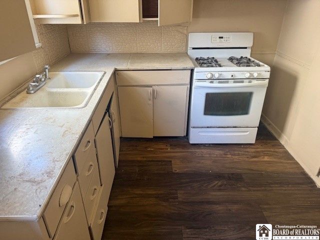 21 Stowe Street, Jamestown, NY 14701