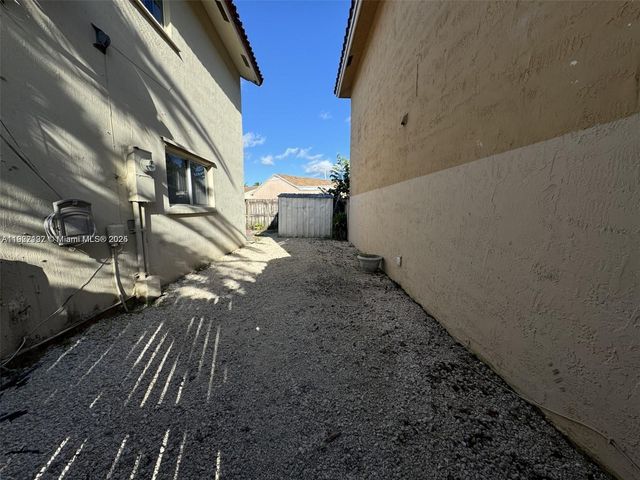 915 SE 13th Rd, Homestead, FL 33035