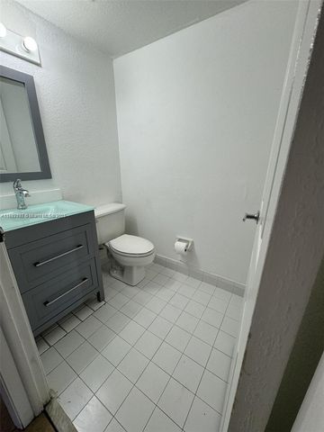 915 SE 13th Rd, Homestead, FL 33035