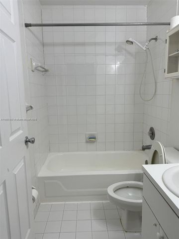 915 SE 13th Rd, Homestead, FL 33035