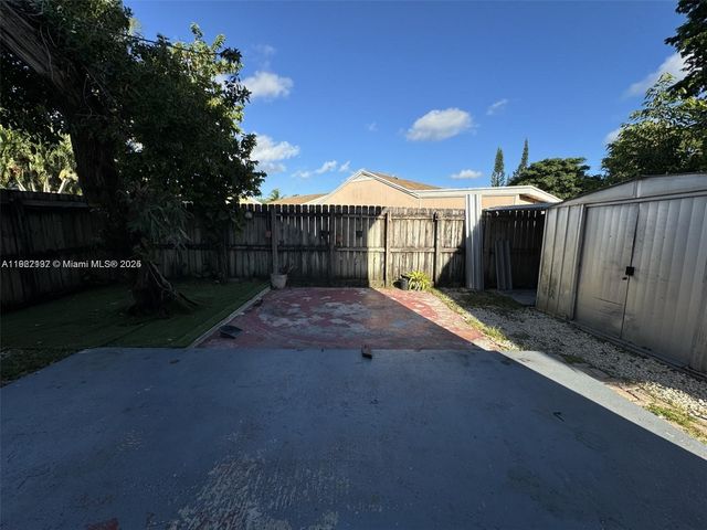 915 SE 13th Rd, Homestead, FL 33035