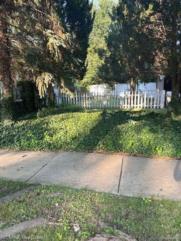 1823 Bradford Road, Birmingham, MI 48009