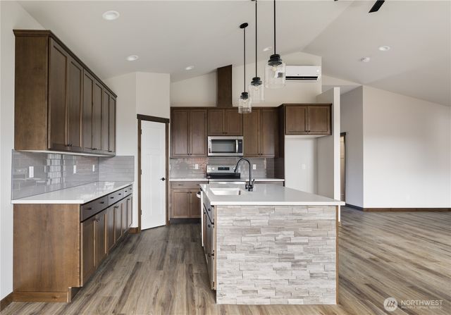 763 NW Shire Street, Oak Harbor, WA 98277