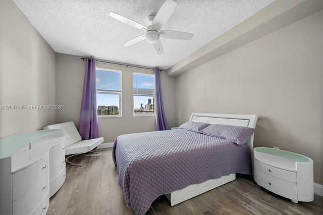 17150 N Bay Road 2913, Sunny Isles Beach, FL 33160