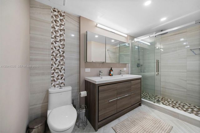 17150 N Bay Road 2913, Sunny Isles Beach, FL 33160