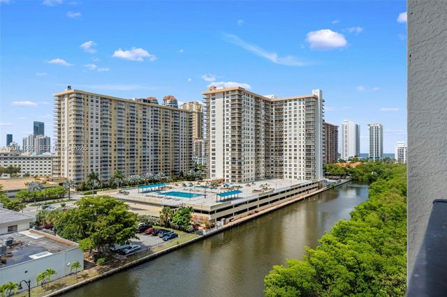 17150 N Bay Road 2913, Sunny Isles Beach, FL 33160
