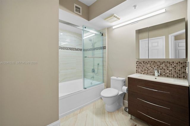17150 N Bay Road 2913, Sunny Isles Beach, FL 33160