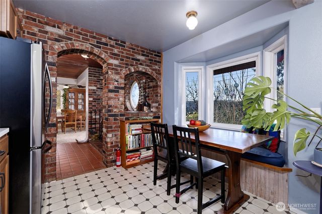 17991 E State Route 3, Allyn, WA 98524