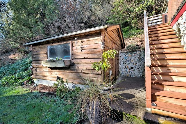 17991 E State Route 3, Allyn, WA 98524