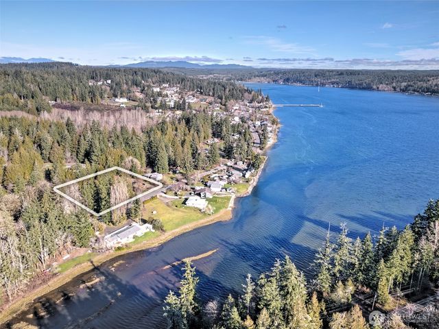 17991 E State Route 3, Allyn, WA 98524