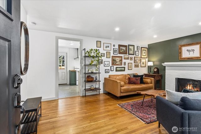 3008 NE 178th Street, Lake Forest Park, WA 98155