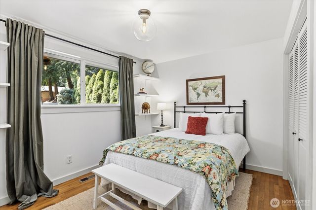 3008 NE 178th Street, Lake Forest Park, WA 98155