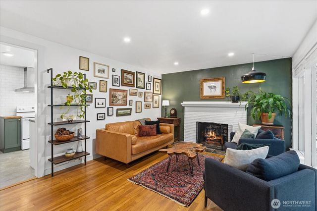 3008 NE 178th Street, Lake Forest Park, WA 98155