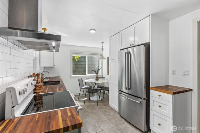 3008 NE 178th Street, Lake Forest Park, WA 98155