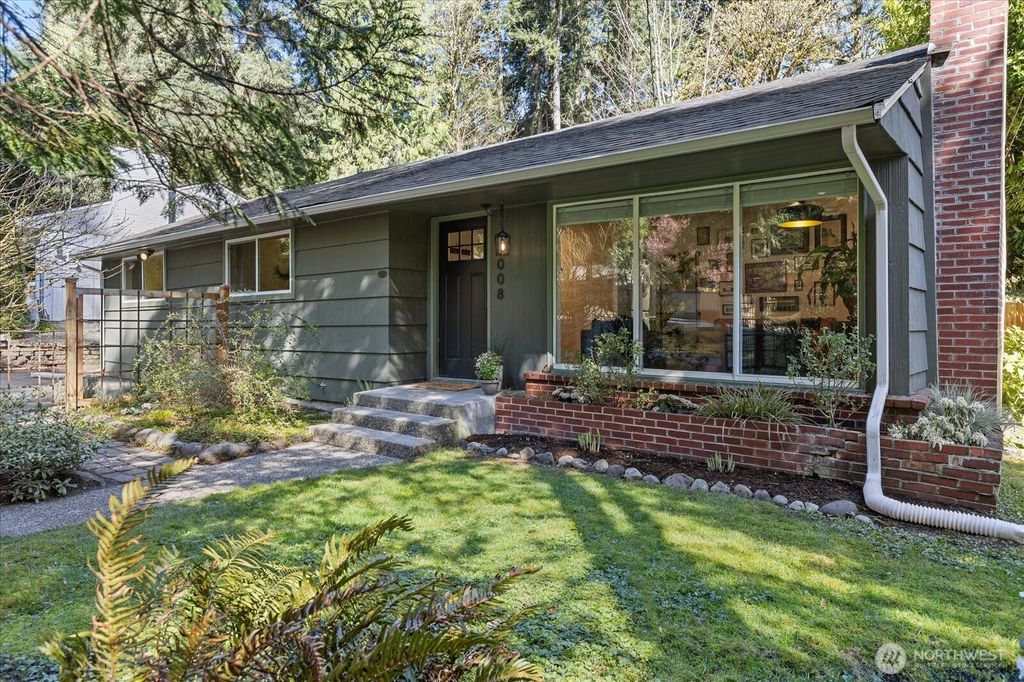 3008 NE 178th Street, Lake Forest Park, WA 98155