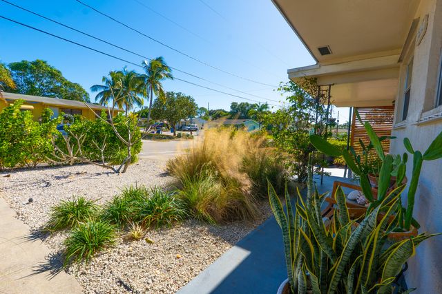 2401 Avenue Q, West Palm Beach, FL 33404