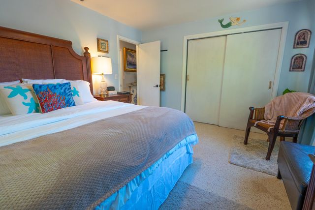 2401 Avenue Q, West Palm Beach, FL 33404