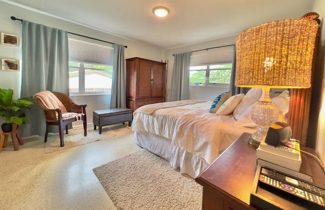 2401 Avenue Q, West Palm Beach, FL 33404