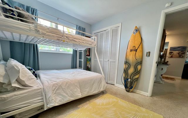 2401 Avenue Q, West Palm Beach, FL 33404