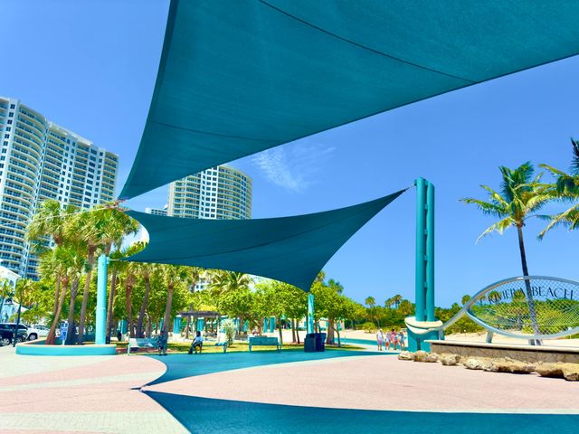 2401 Avenue Q, West Palm Beach, FL 33404
