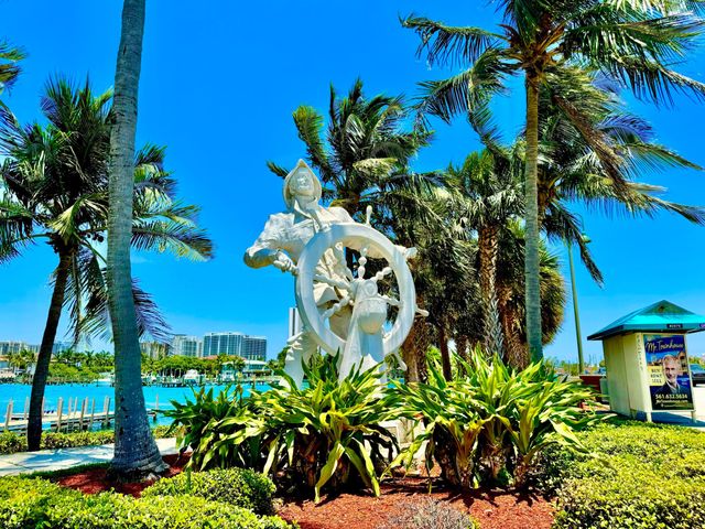 2401 Avenue Q, West Palm Beach, FL 33404