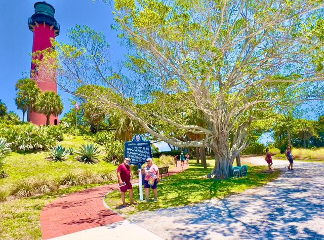 2401 Avenue Q, West Palm Beach, FL 33404