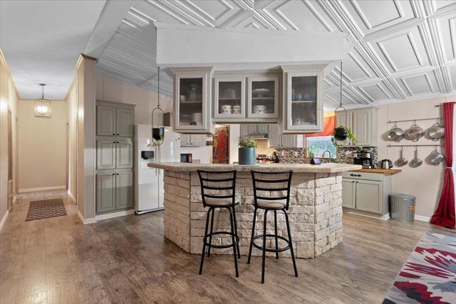 147 Royal Pines DR, Bastrop, TX 78602