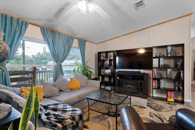 147 Royal Pines DR, Bastrop, TX 78602