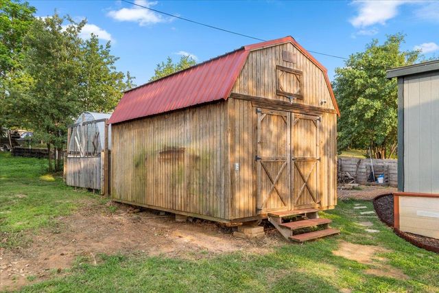 147 Royal Pines DR, Bastrop, TX 78602