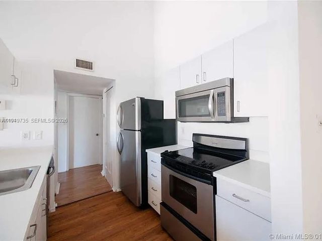 10521 SW 157th Pl 303, Miami, FL 33196