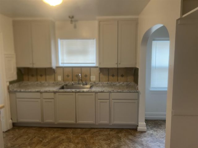 15858 Sussex Street, Detroit, MI 48227