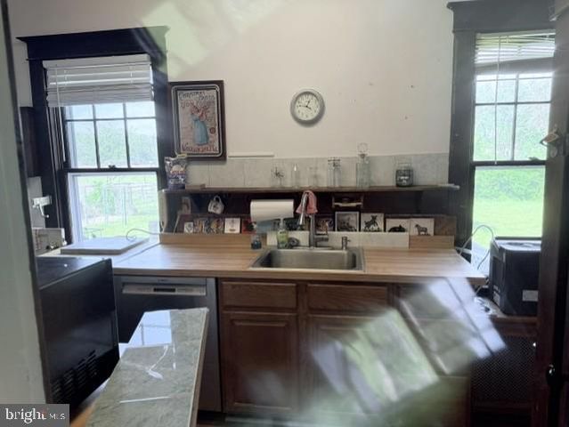 4102 RECTORTOWN RD, Marshall, VA 20115