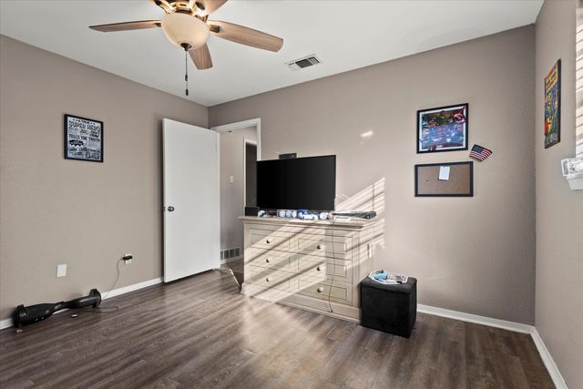 1007 S Howell Street, Brownfield, TX 79316