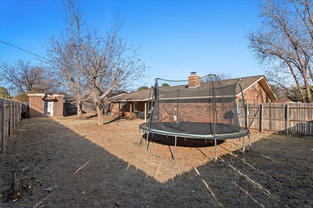 1007 S Howell Street, Brownfield, TX 79316