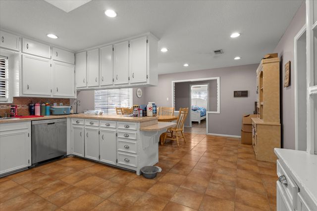 1007 S Howell Street, Brownfield, TX 79316