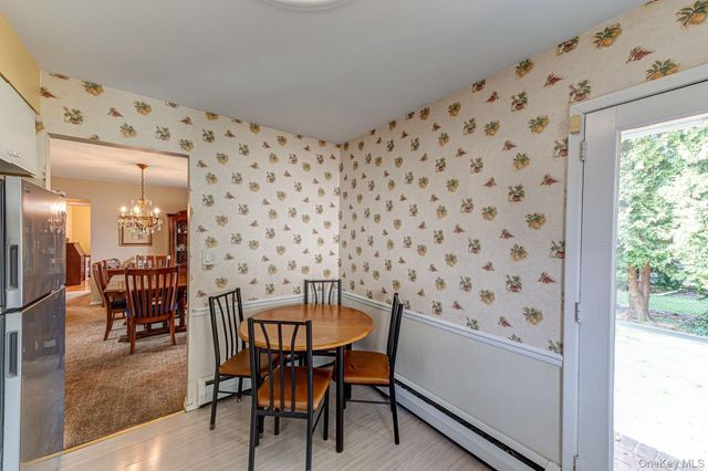 10 Wallace Drive, Plainview, NY 11803