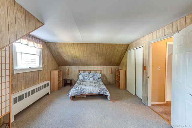 10 Wallace Drive, Plainview, NY 11803